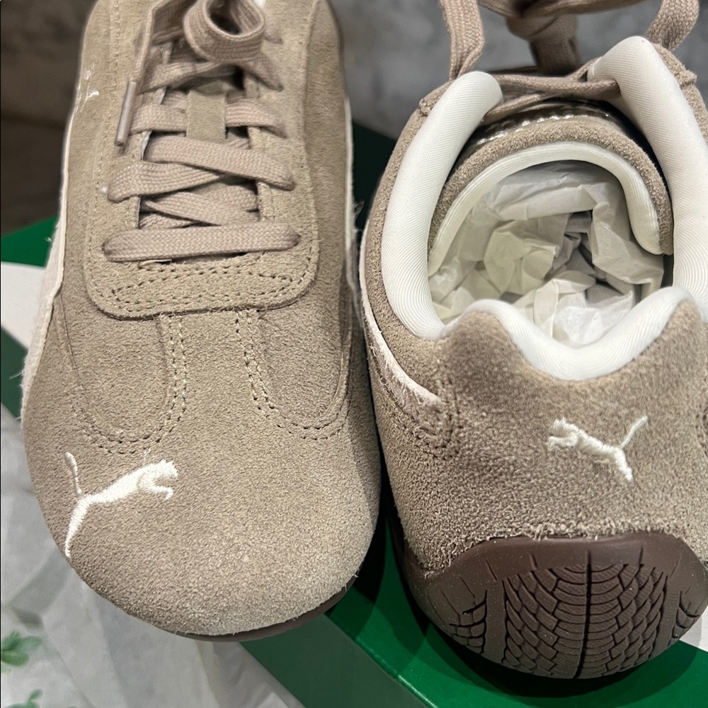 Puma OG Speedcats rare Ice Coffee and alpine snow.  NWT 8.5 women’s - Picture 2 of 5